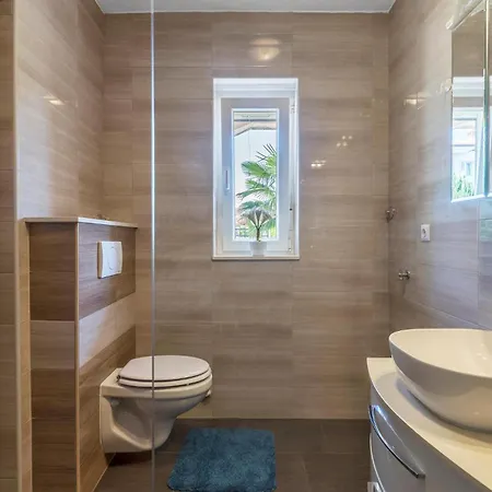 5 Bedroom Cozy In * Labin (Istria)