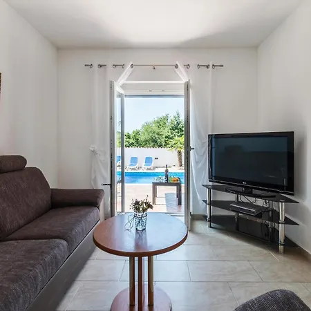 Hébergement de vacances 5 Bedroom Cozy In Labin (Istria)