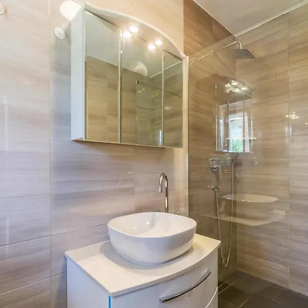 5 Bedroom Cozy In * Labin (Istria)